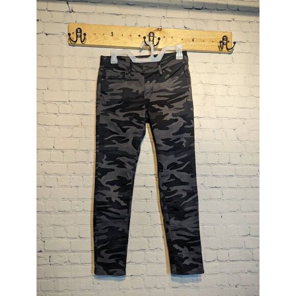 Nwot Levi's 711 camo skinny pants 26 * - Picture 1 of 3
